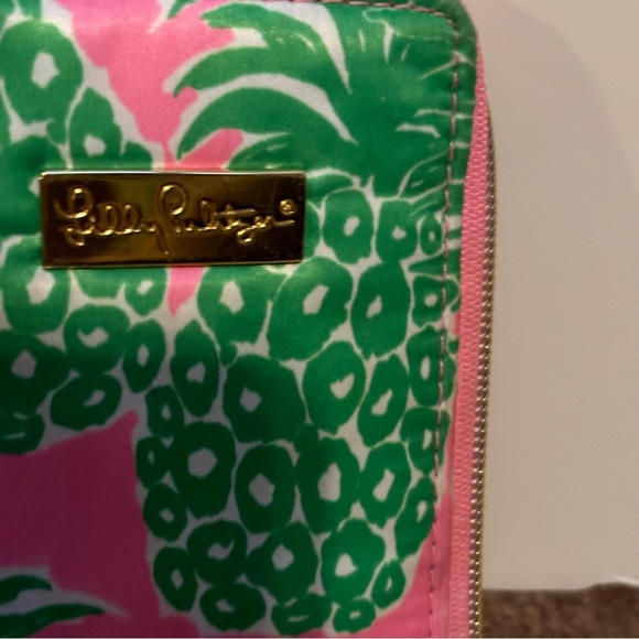 2/$30 Lily Pulitzer Pink Pout Flamenco Pineapple Zip Around Credit Card Wristlet - Picture 5 of 6